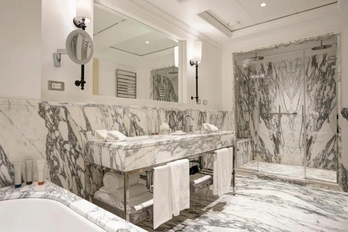 Hotels with private bathtubs in Rome, Italy