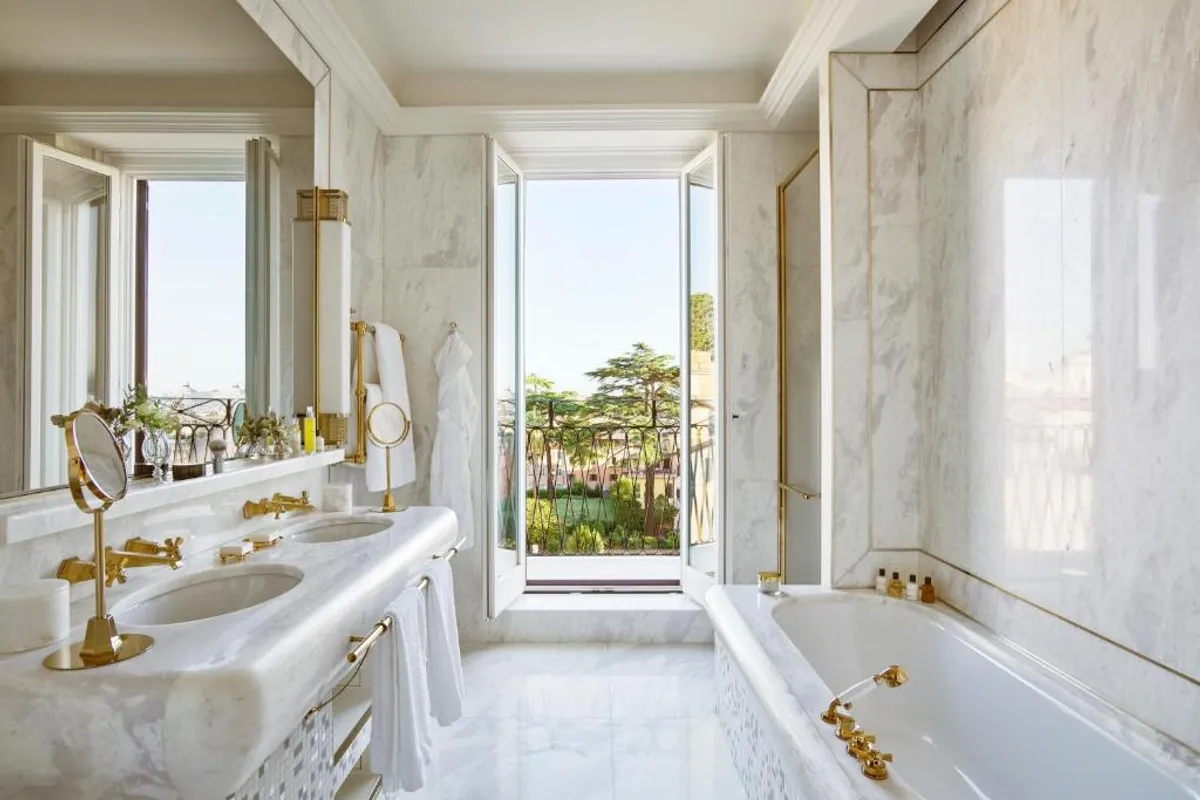 Hotel Eden - Dorchester Collection, Rome - Hotel with Bathtub in Rome
