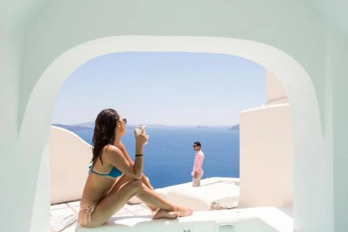 Hotels with private bathtubs in Santorini, Greece