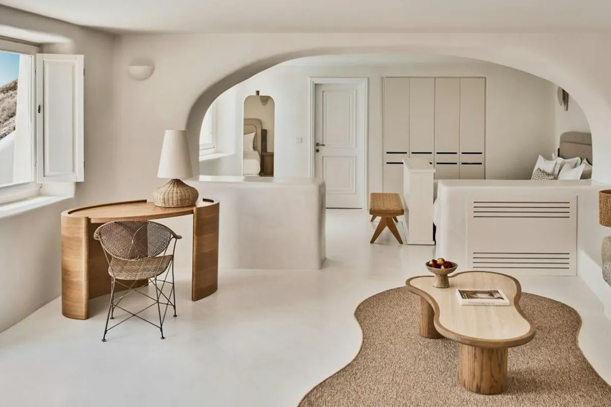 Mystique, a Luxury Collection Hotel, Santorini - Hotel with Bathtub in Santorini