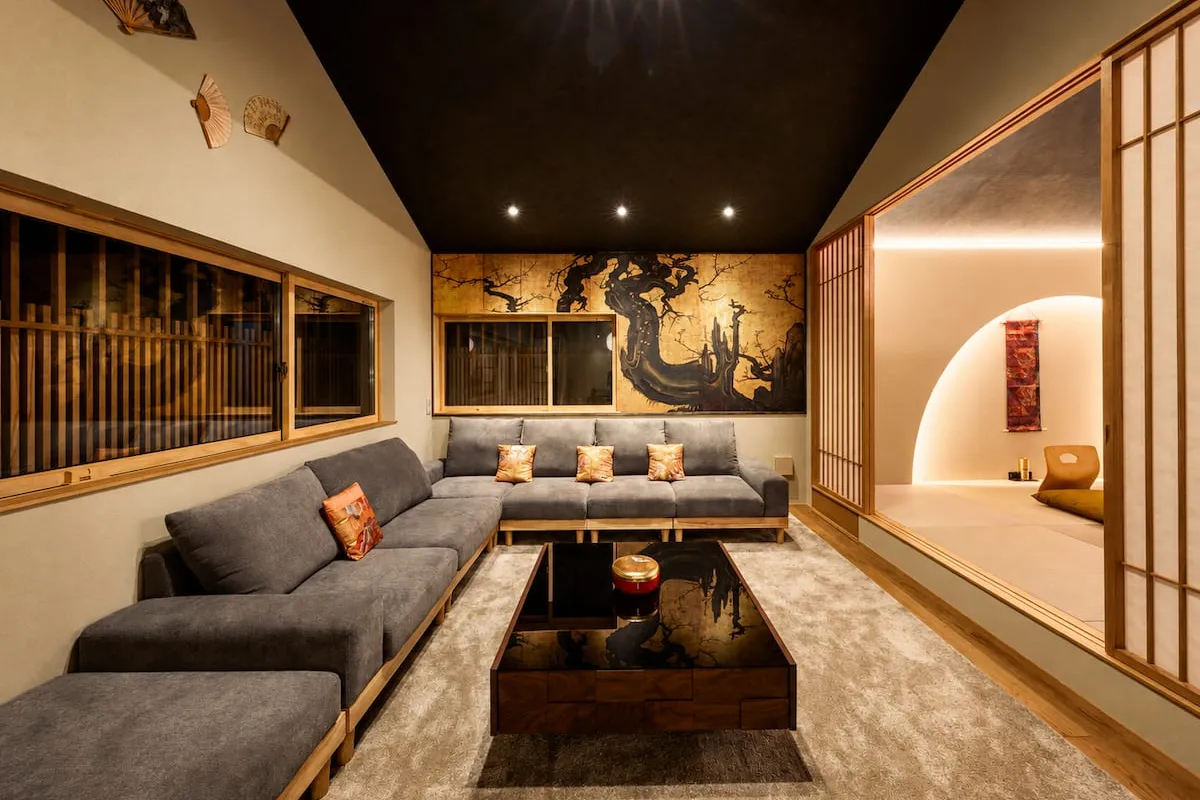 Sleeps 20 · 5BR villa · open-air bath · parking - Hotel with Bathtub in Kyoto