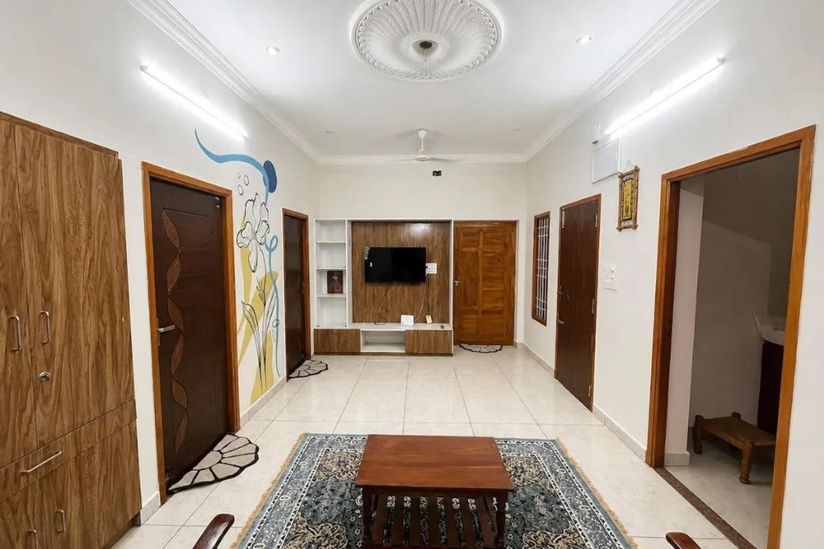 Sojourn Homes & Cottages Naggar suite interior