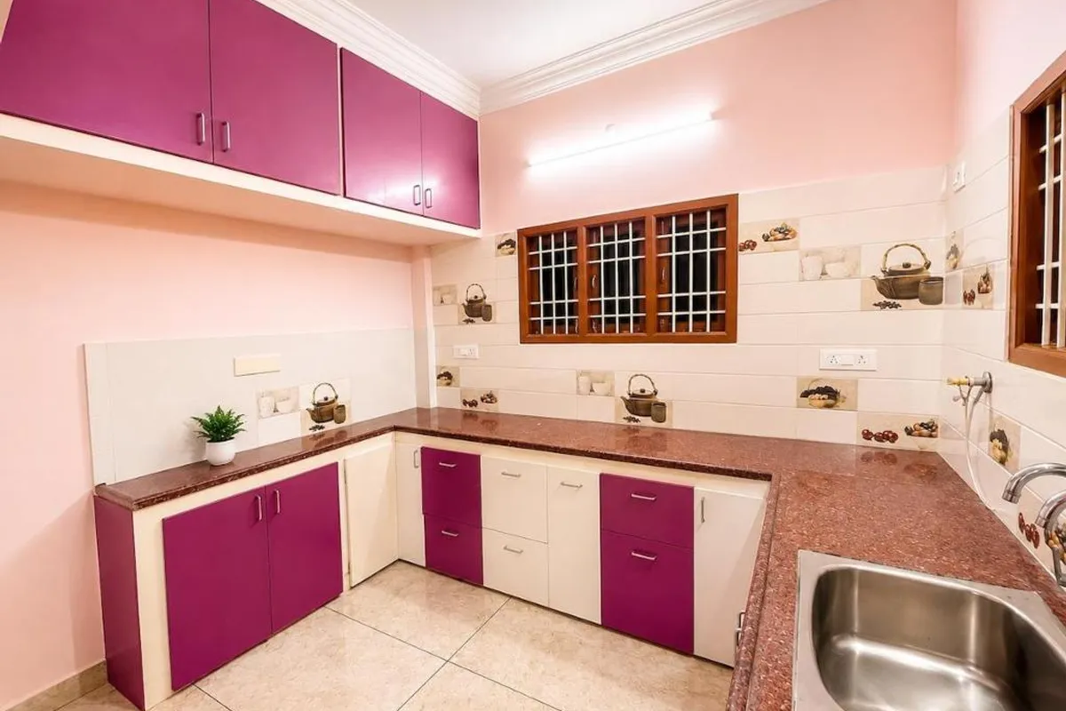 Sojourn Homes & Cottages Naggar bathroom and tub space