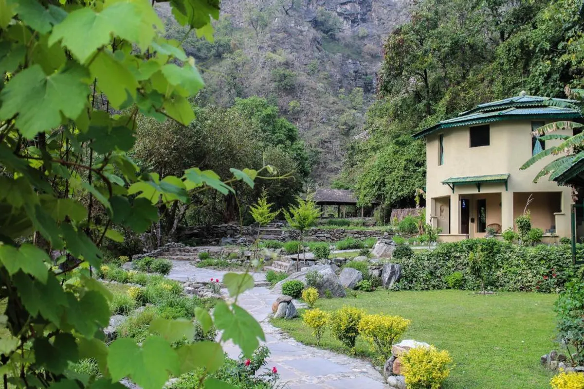Soulitude in the Himalayas, Ramgarh bathroom and tub space