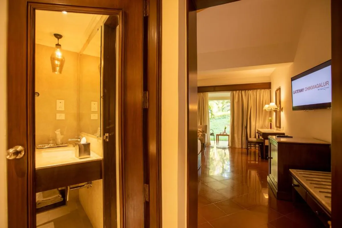 The Gateway Hotel KM Road Chikmagalur - Hotel with Bathtub in Chikmagalur