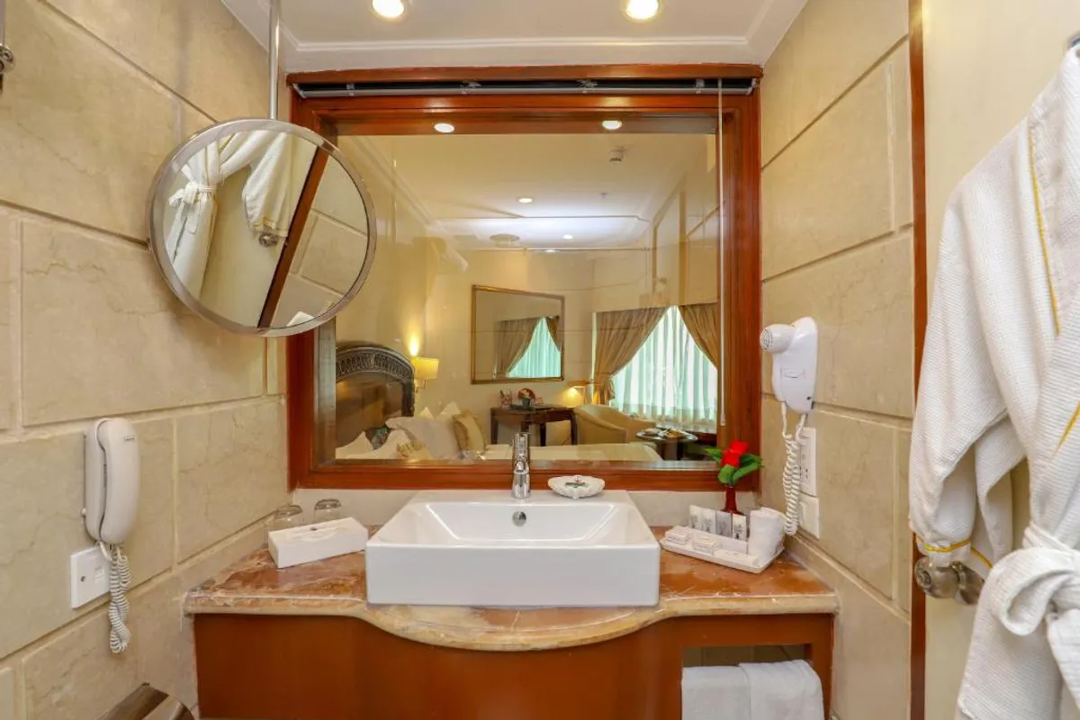 The Royal Paradise Resort Karnal suite interior
