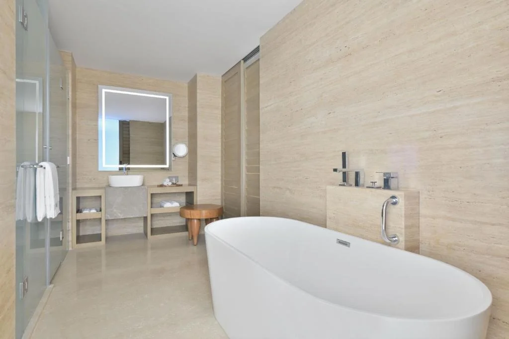The Westin Resort Spa Himalayas Bathtub - Hotel with Bathtub in Rishikesh