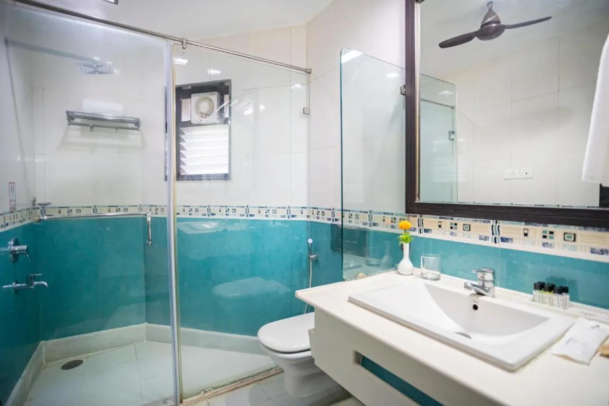 Hotels with private bathtubs in Puri, India