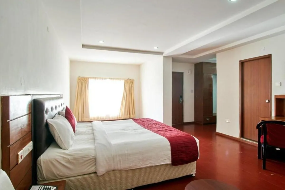 Vandayar Hotel Chidambaram suite interior