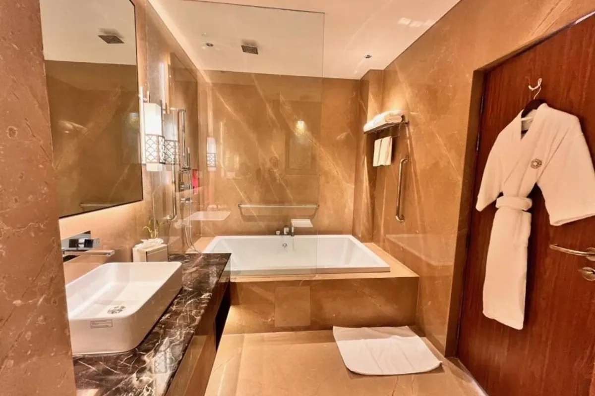 Hotels with private bathtubs in Tawang, India