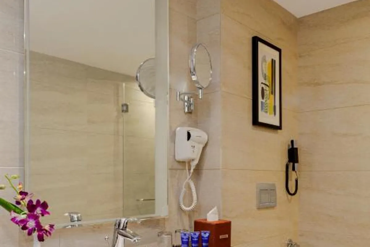 Vivanta Thiruvananthapuram suite interior