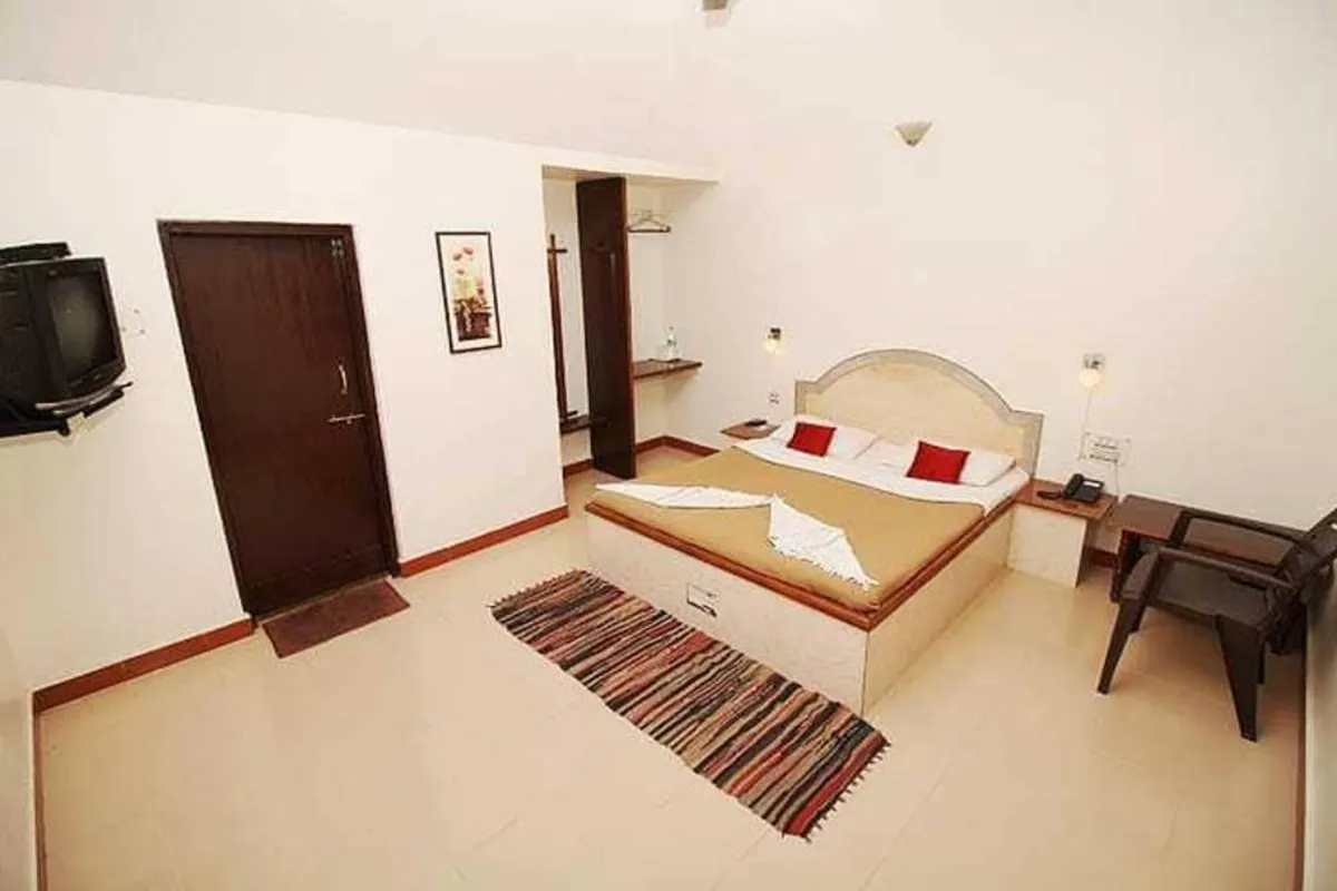 Whistling Woods Amboli suite interior